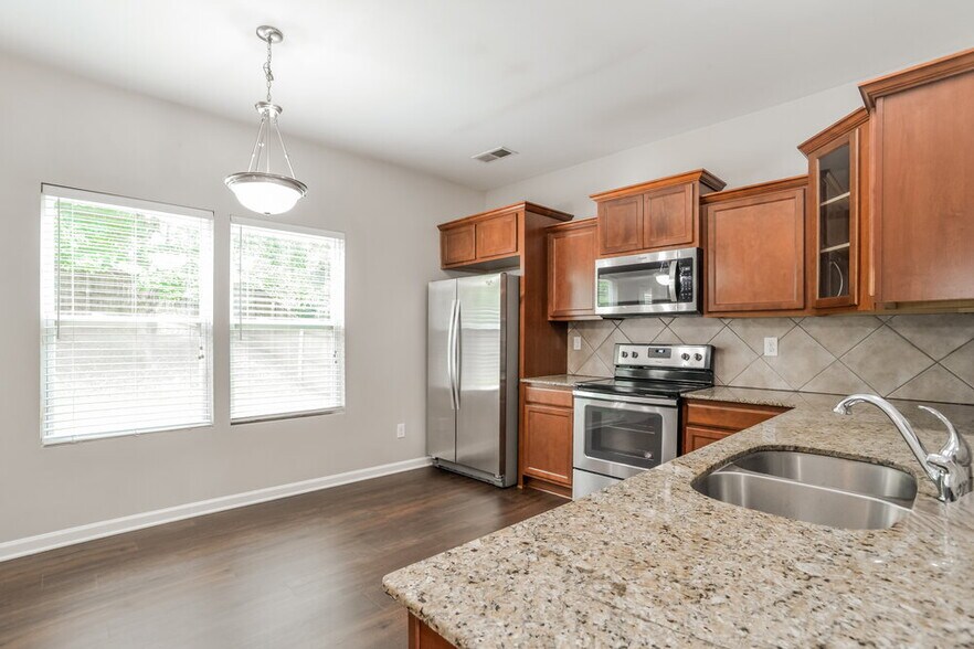 Building Photo - 1040 Joselynn Drive