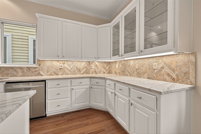 Building Photo - 431 Westmoreland St