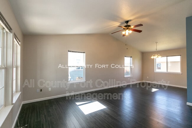 Building Photo - 827 Glenwall Dr