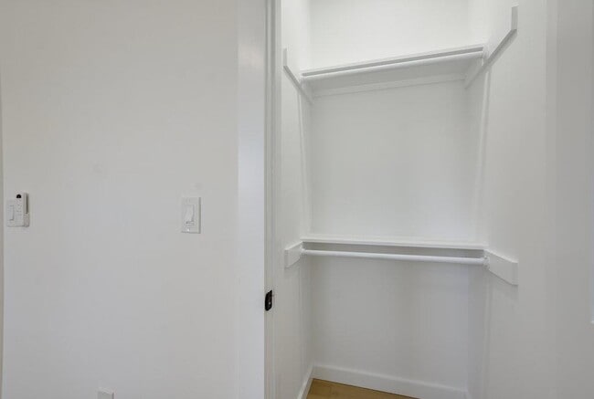 Building Photo - 2530 Steck Ave