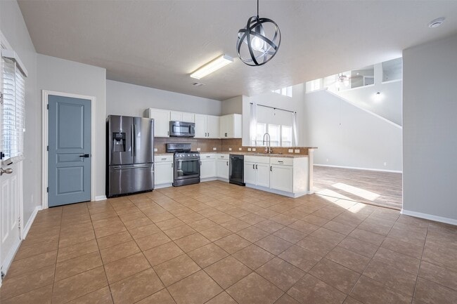 Building Photo - 18318 Canary Bluff Ln