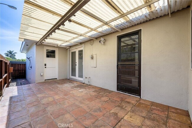 Building Photo - 8231 Deerfield Dr