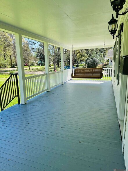 Building Photo - 376 Croydon Ave