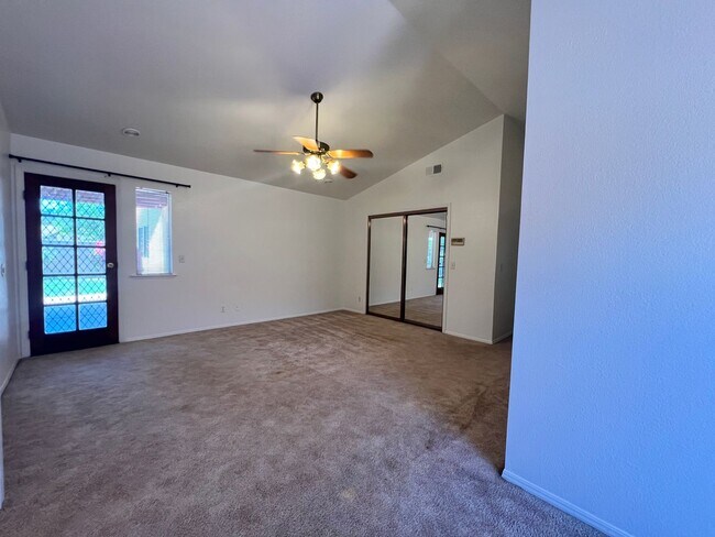 Building Photo - For Rent – Spacious 3 Bed / 2 Bath | 2,660 Sq Ft | West Madera