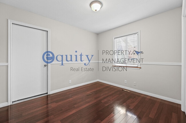 Building Photo - 7102 Brookhill Dr E