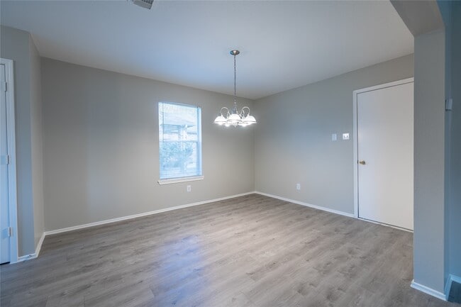 Building Photo - 10223 Revelstoke Dr