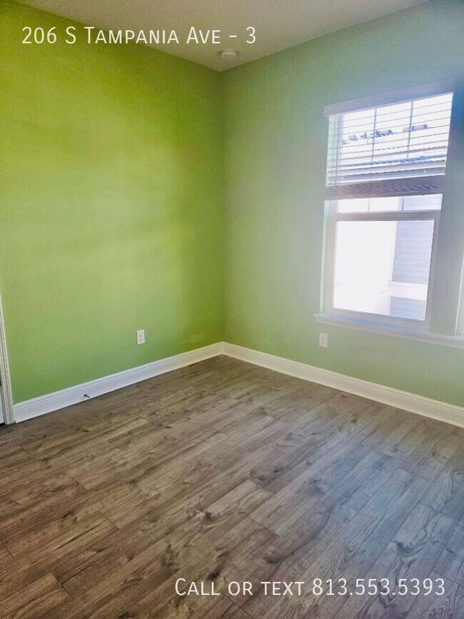 Building Photo - 206 S Tampania Ave