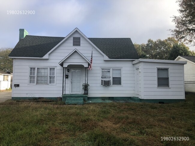 Primary Photo - 1620 W Airline Ave