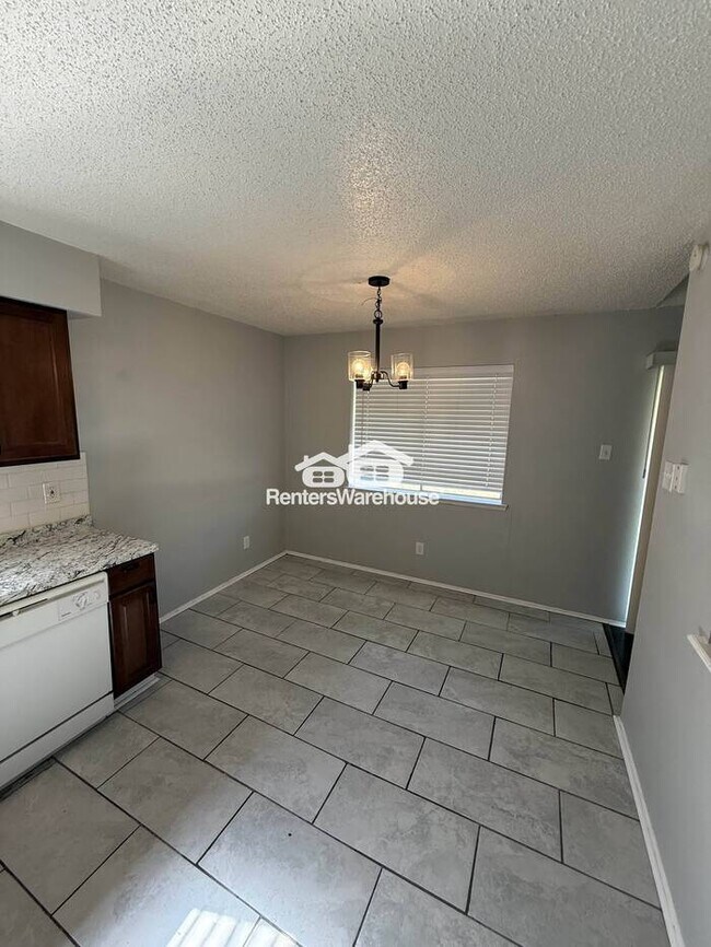 Building Photo - $500 Off Rent MOVE IN SPECIAL!!! Beautiful 4 bedroom Home In Garland!!