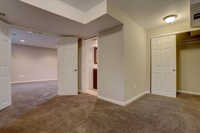 Building Photo - 10701 Hobbit Ln