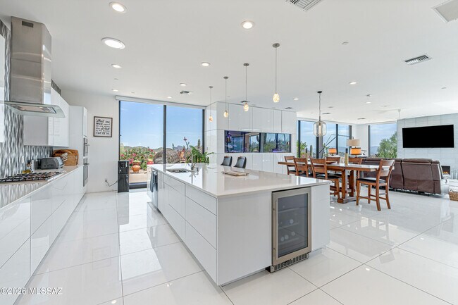 Building Photo - 7274 W el Camino del Cerro