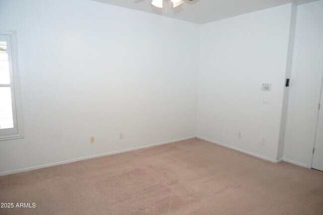 Building Photo - 4077 E Claxton Ave