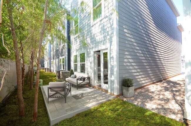 Building Photo - 18825 Luminescent Ln