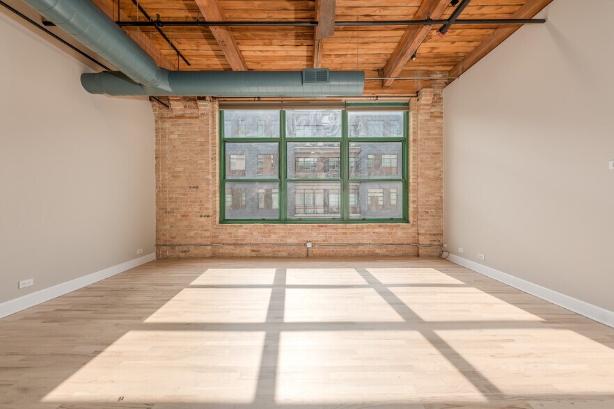 Building Photo - 1017 W Washington Blvd