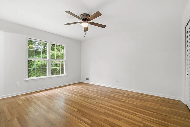 Building Photo - 2340 Castleridge Ct