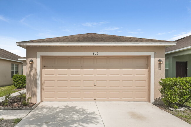 Building Photo - 809 College Chase Dr