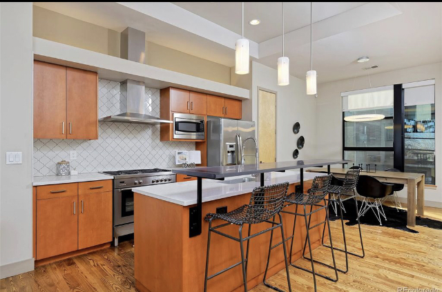 Kitchen and dining area - 3211 Shoshone St