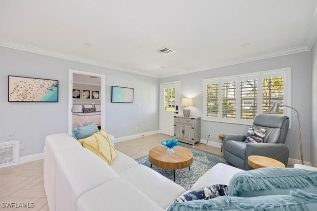 Building Photo - 1236 13th Ave N