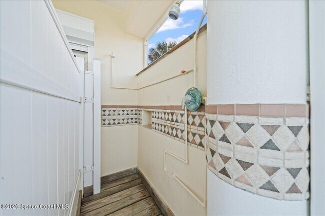 Building Photo - 7585 Jimmy Buffett Mem Hwy