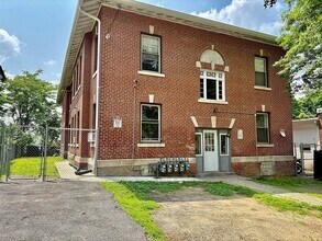 Building Photo - 116 Fort Pleasant Ave