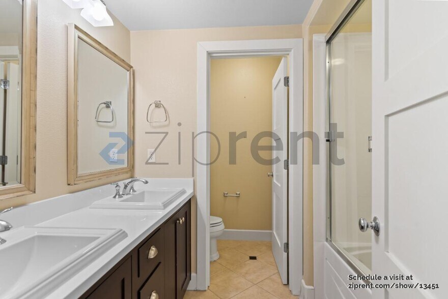 Building Photo - 467 Crab Apple Terrace