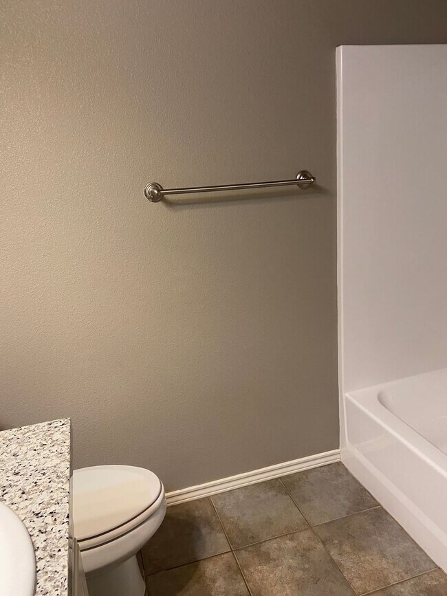 Building Photo - 3 bed 2 bath - Frenship ISD