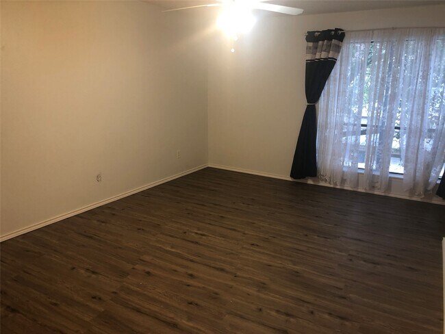 Building Photo - 9531 Pagewood Ln