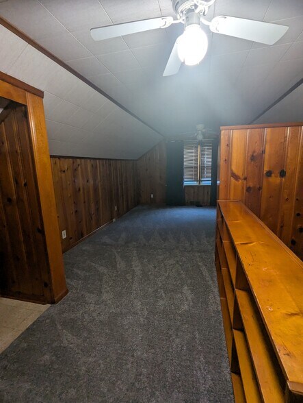 Building Photo - 9319 Fenton Ave