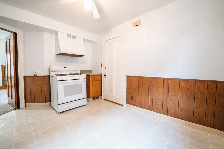 Building Photo - 2085 Marlowe Ave