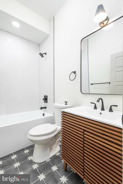 Building Photo - 3116 Clifford St