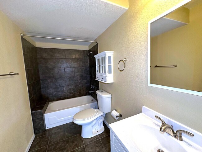 Building Photo - 16740 Firebrick Dr