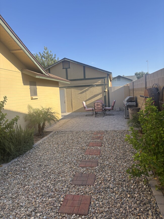 Building Photo - 4828 E Fairfield St