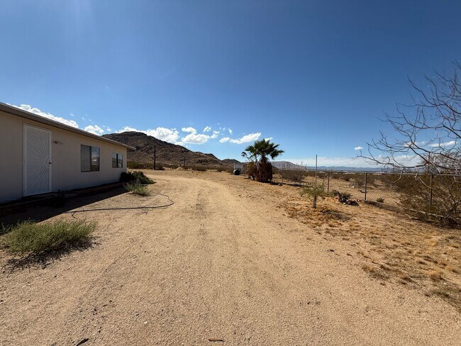 Building Photo - Charming 3 bedroom home in Apple Valley- H...