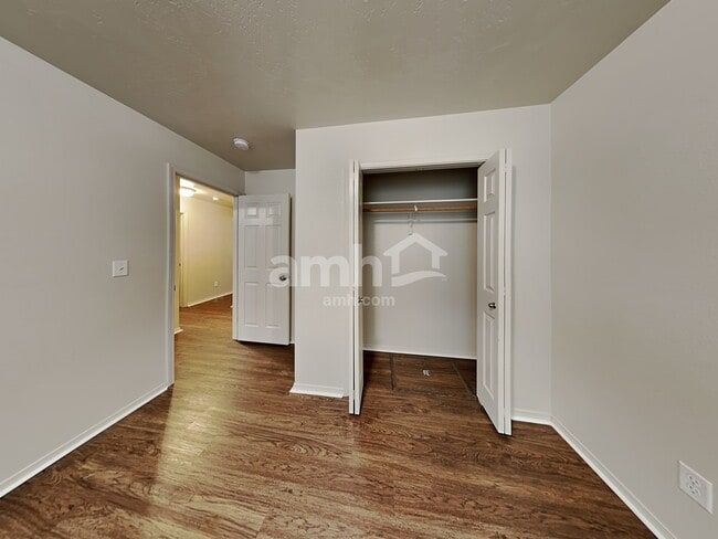 Building Photo - 4418 N Alester Ave