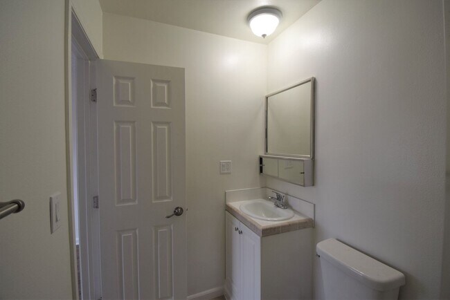 Building Photo - 5321-25