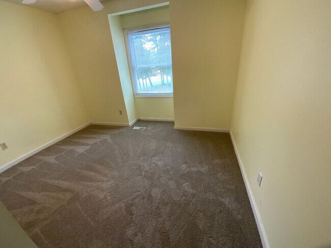 Building Photo - 8-14 Westridge Cir SW