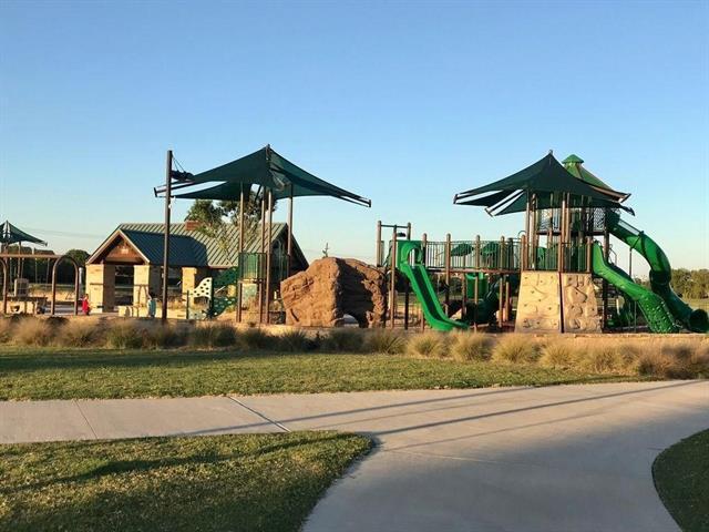 Building Photo - 9801 Tyler Dr