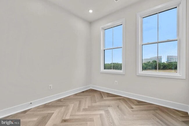 Building Photo - 13916 Aviation Pl