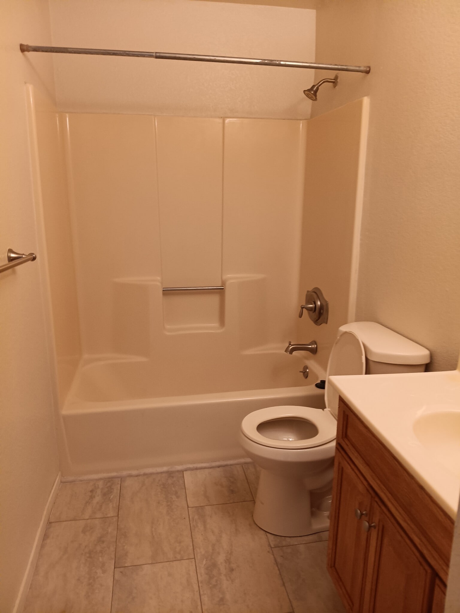 Upstairs Bathroom - 1964 Windmill Cir