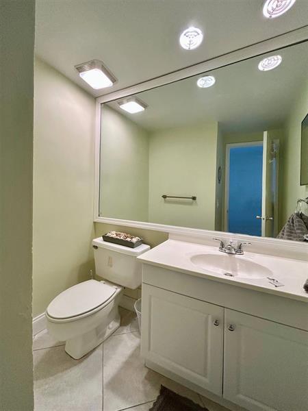 Building Photo - 3800 Galt Ocean Dr