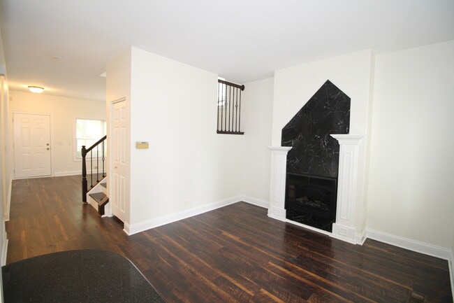 Building Photo - 2835 Cedar Glade Dr