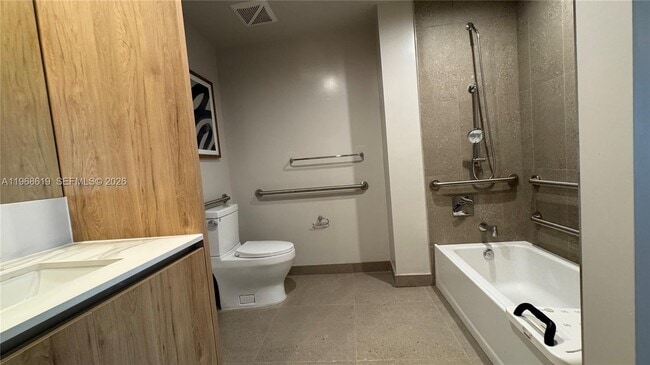 Building Photo - 11 NE 6th St