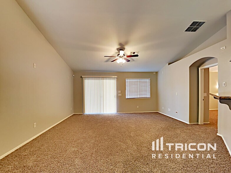 Building Photo - 6914 S 38th Ln