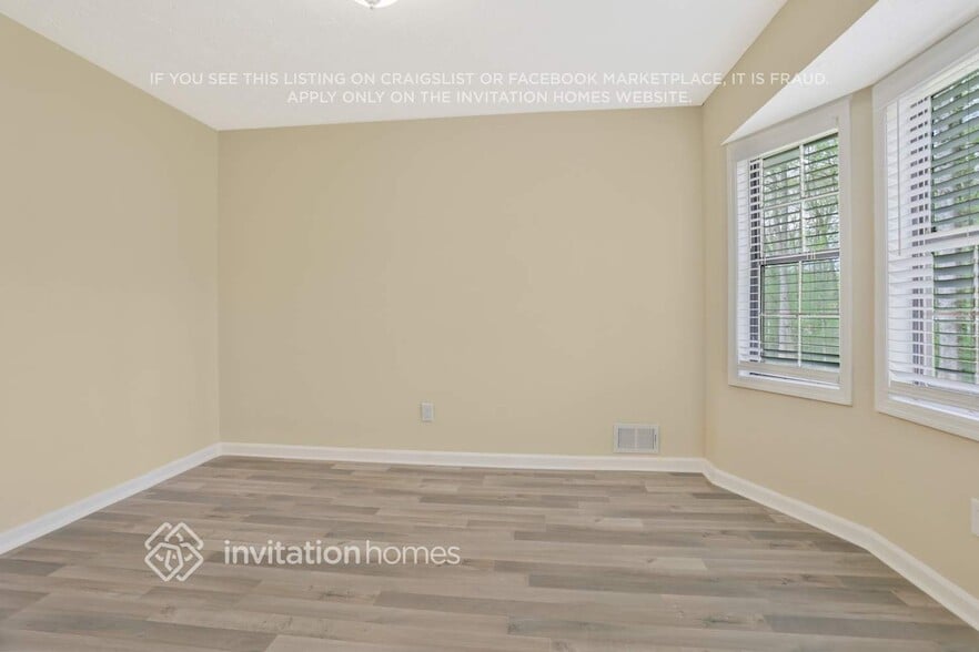 Building Photo - 350 Edna Dr