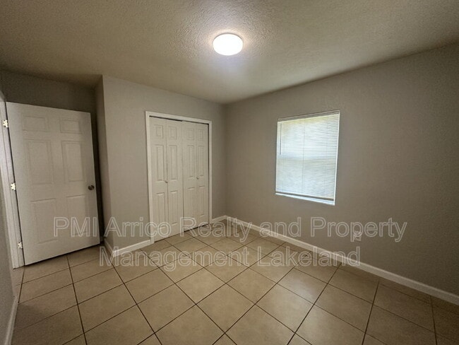 Building Photo - 403 Normandy St