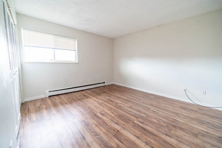 Building Photo - 4205 Loomis Ave