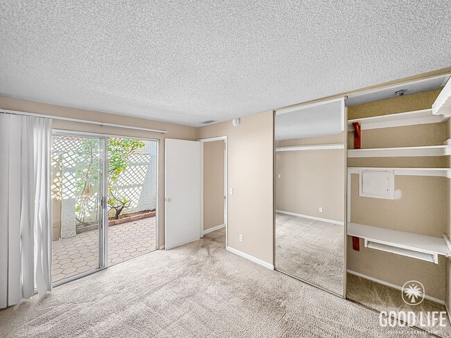 Building Photo - Great 2B/2BA Townhome in Escondido w/ AC, ...