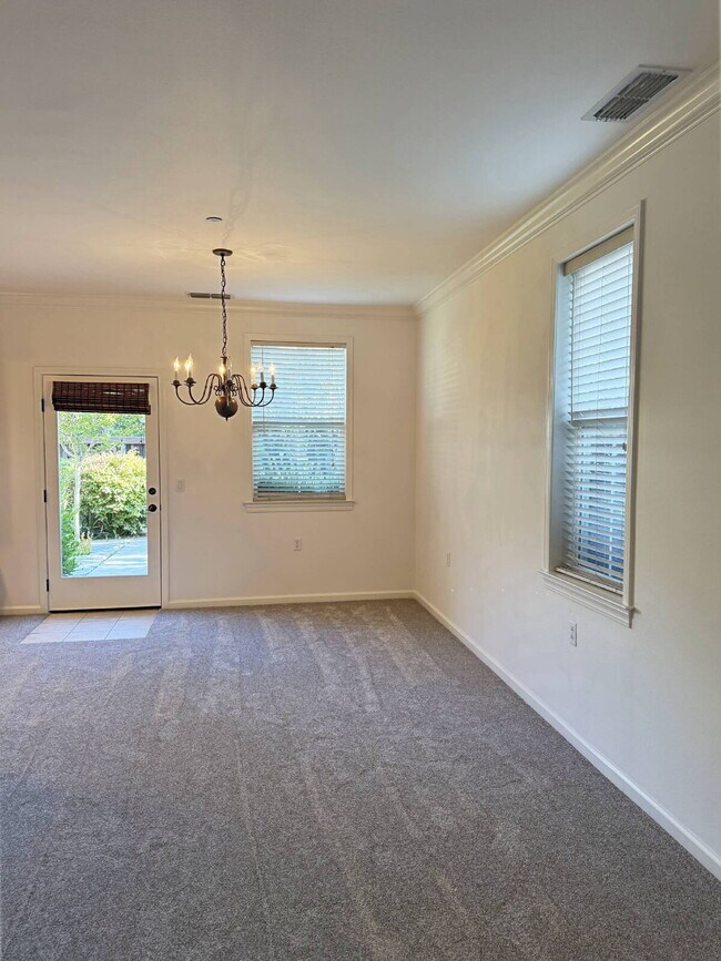 Building Photo - Eastside Sonoma | Single-Level Living Near the Plaza