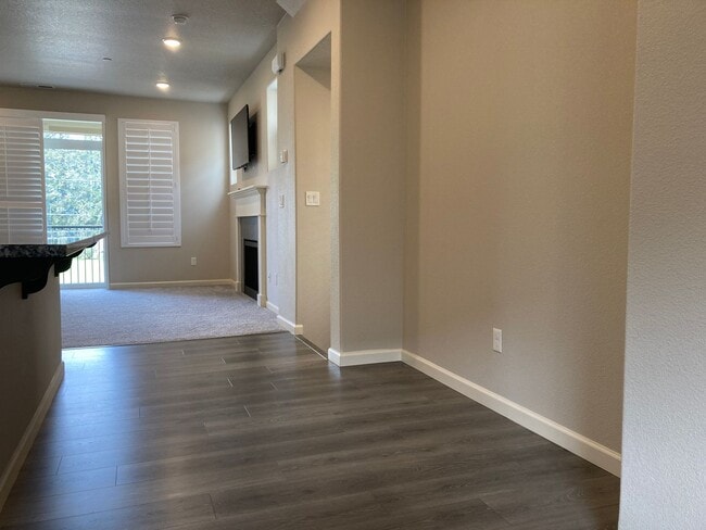 Building Photo - Beautiful Newer Home in Tigard
