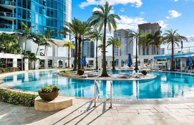 Building Photo - 333 Las Olas Way